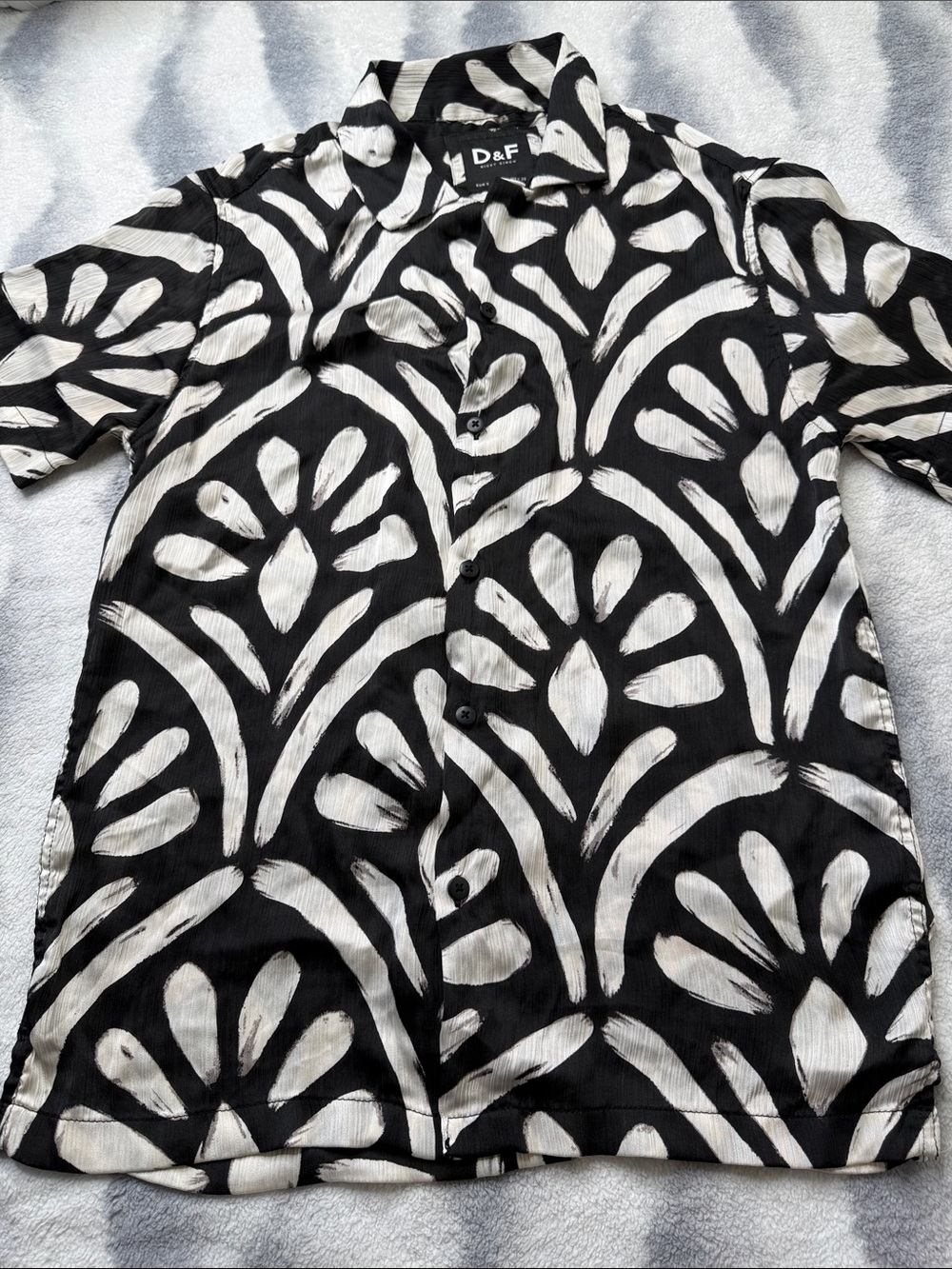 D&F Ricky Singh Black & White Abstract Button-Up